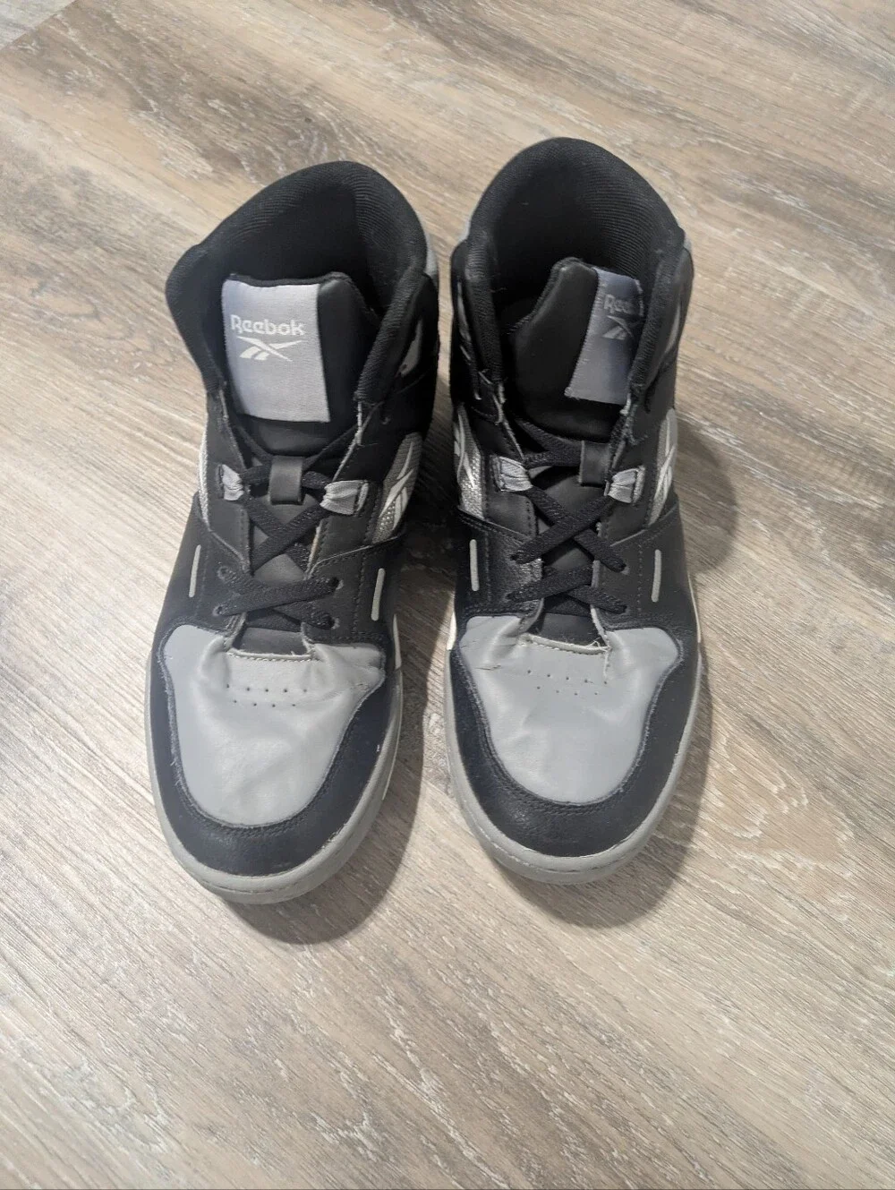 Reebok Men’s Black and Gray Athletic Sneakers Size 11